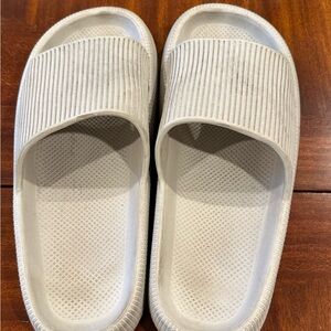 Men’s Slide Sandals – Gray Slip-On Pool / Shower Slides